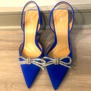 Zara slingback heel with bow. Great condition. Worn once. Sale is final.